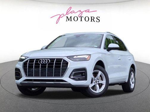 Glacier White Metallic 2023 Audi Q5 40 Premium