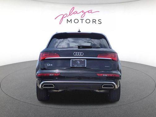 Mythos Black Metallic 2023 Audi Q5 45 S line Premium