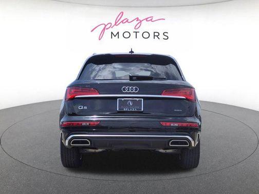 Mythos Black Metallic 2023 Audi Q5 45 S line Premium