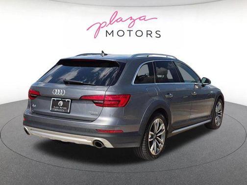 Satellite Silver Metallic 2023 Audi Q7 55 Premium Plus