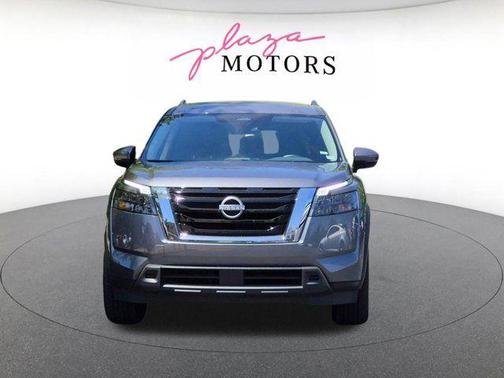 Gun Metallic/Super Black 2025 Nissan Pathfinder SV FWD