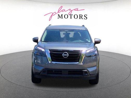 Gun Metallic/Super Black 2025 Nissan Pathfinder SV FWD