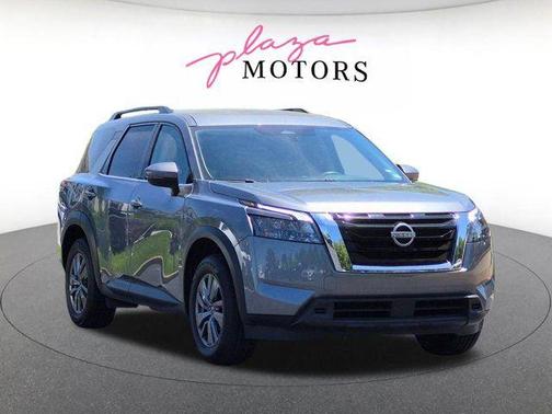 Gun Metallic/Super Black 2025 Nissan Pathfinder SV FWD