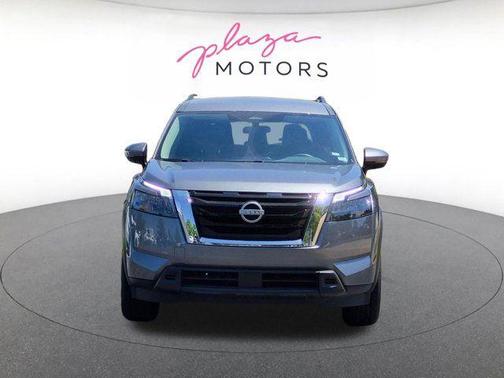 Gun Metallic/Super Black 2025 Nissan Pathfinder SV FWD