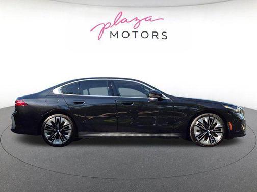 Dark Graphite 2024 BMW 530 xDrive
