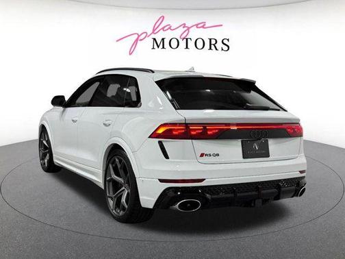 Glacier White Metallic 2025 Audi RS Q8 4.0T