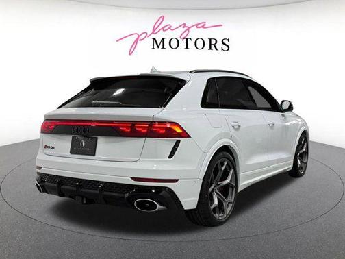 Glacier White Metallic 2025 Audi RS Q8 4.0T