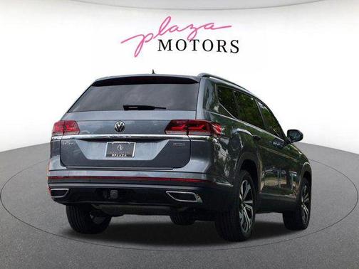 Platinum Gray Metallic 2022 Volkswagen Atlas 3.6L SEL