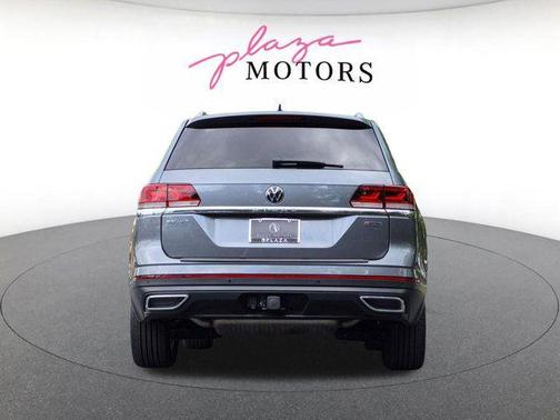 Platinum Gray Metallic 2022 Volkswagen Atlas 3.6L SEL