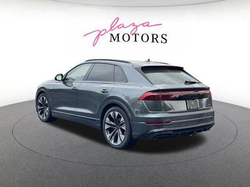 Daytona Gray Pearl Effect 2026 Audi Q8 55 Premium Plus