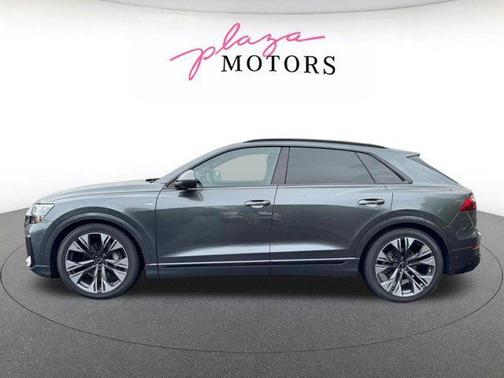 Daytona Gray Pearl Effect 2026 Audi Q8 55 Premium Plus