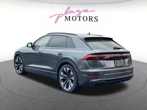Daytona Gray Pearl Effect 2026 Audi Q8 55 Premium Plus
