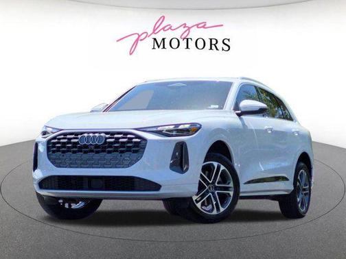 Glacier White Metallic 2025 Audi Q5 Premium TFSI quattro S tronic