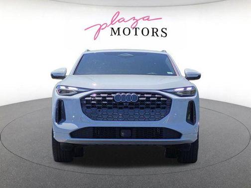 Glacier White Metallic 2025 Audi Q5 Premium TFSI quattro S tronic
