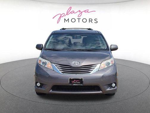 Predawn Gray Mica 2017 Toyota Sienna XLE