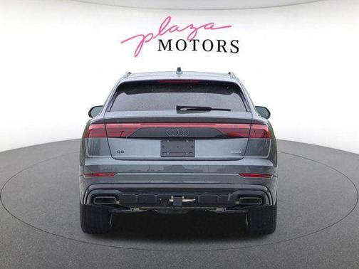 Daytona Gray Pearl Effect 2026 Audi Q8 55 Premium Plus