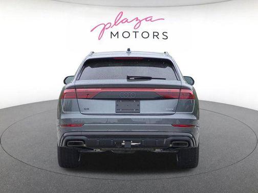 Daytona Gray Pearl Effect 2026 Audi Q8 55 Premium Plus