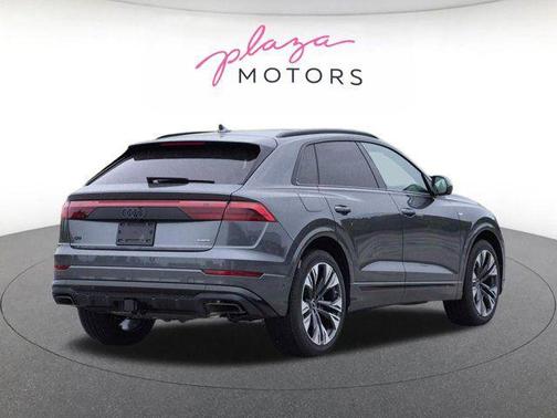 Daytona Gray Pearl Effect 2026 Audi Q8 55 Premium Plus