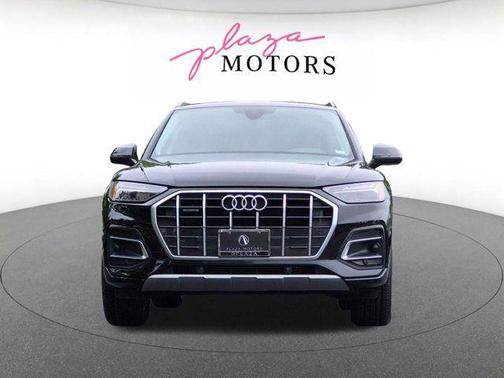 Mythos Black Metallic 2023 Audi Q5 40 Premium