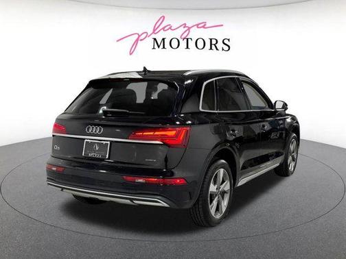 Brilliant Black 2023 Audi Q5 40 Premium
