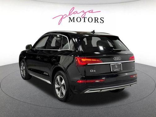 Brilliant Black 2023 Audi Q5 40 Premium