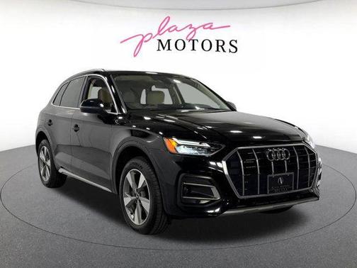 Brilliant Black 2023 Audi Q5 40 Premium