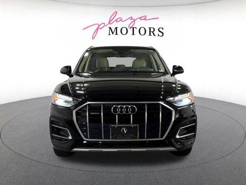 Brilliant Black 2023 Audi Q5 40 Premium