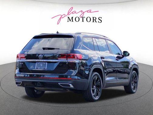 Deep Black Pearl 2023 Volkswagen Atlas 3.6L SE w/Technology