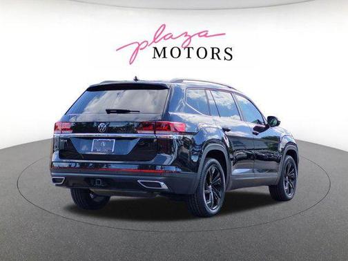 Deep Black Pearl 2023 Volkswagen Atlas 3.6L SE w/Technology