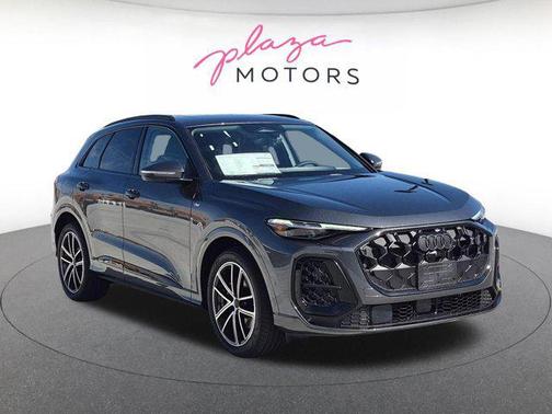Daytona Gray Pearl Effect 2026 Audi Q5 Prestige TFSI quattro S tronic