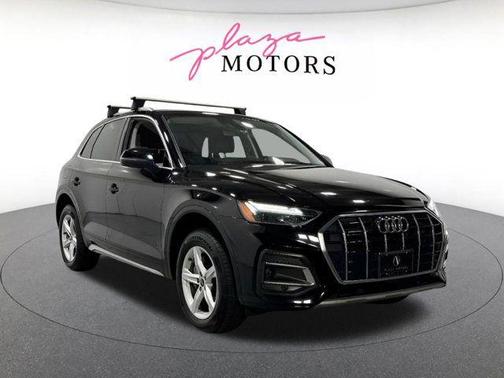 Brilliant Black 2023 Audi Q5 40 Premium