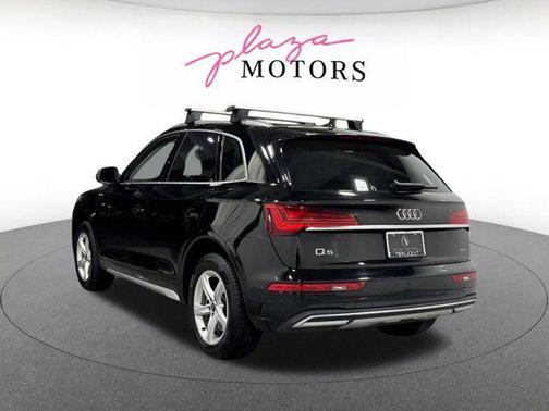 Brilliant Black 2023 Audi Q5 40 Premium