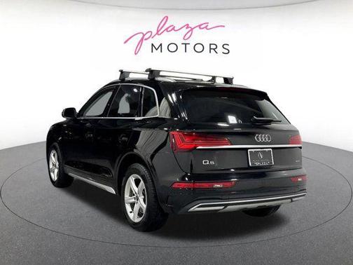 Brilliant Black 2023 Audi Q5 40 Premium