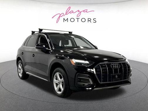 Brilliant Black 2023 Audi Q5 40 Premium