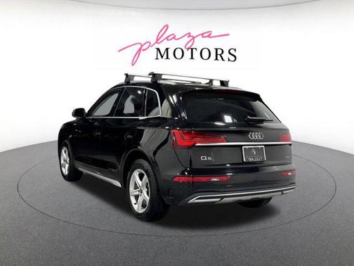 Brilliant Black 2023 Audi Q5 40 Premium