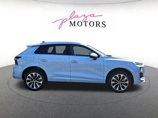Glacier White Metallic 2026 Audi Q3 TFSI quattro S tronic