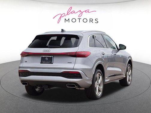 Florett Silver Metallic 2026 Audi Q5 Premium Plus TFSI quattro S tronic