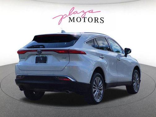 Wind Chill Pearl 2024 Toyota Venza XLE
