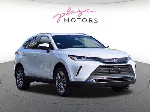 Wind Chill Pearl 2024 Toyota Venza XLE