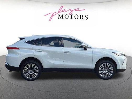 Wind Chill Pearl 2024 Toyota Venza XLE