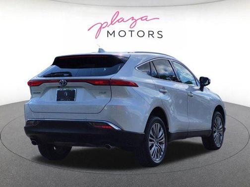 Wind Chill Pearl 2024 Toyota Venza XLE