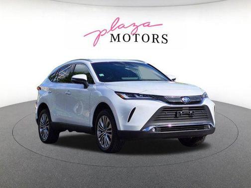 Wind Chill Pearl 2024 Toyota Venza XLE