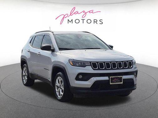 Silver Zynith Metallic Clearcoat 2025 Jeep Compass Latitude