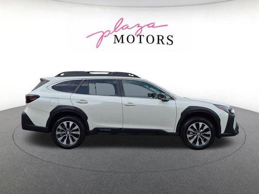 Crystal White Pearl 2023 Subaru Outback Limited