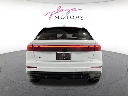 Glacier White Metallic 2026 Audi Q8 55 Premium Plus