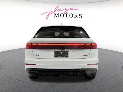 Glacier White Metallic 2026 Audi Q8 55 Premium Plus