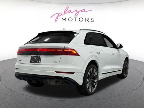 Glacier White Metallic 2026 Audi Q8 55 Premium Plus