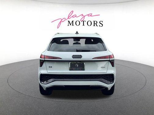 Glacier White Metallic 2026 Audi Q3 TFSI quattro S tronic