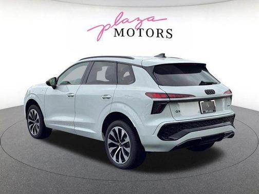 Glacier White Metallic 2026 Audi Q3 TFSI quattro S tronic