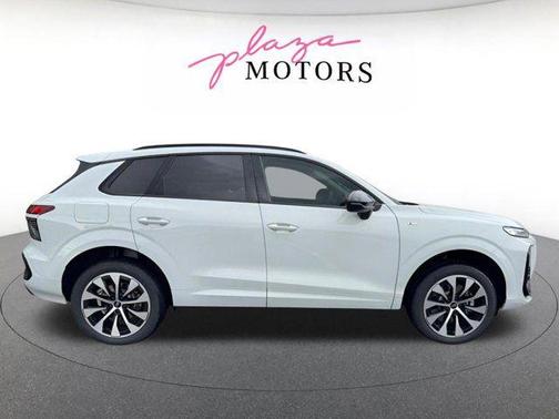 Glacier White Metallic 2026 Audi Q3 TFSI quattro S tronic